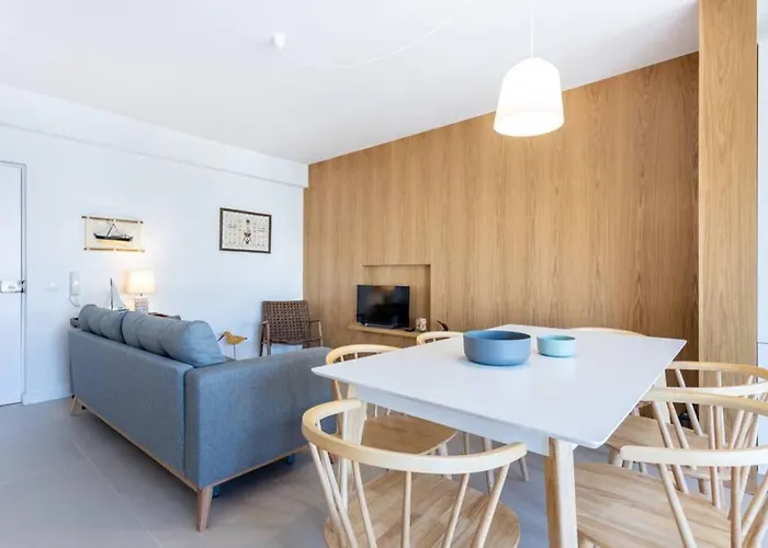 Cozy ap renovado 1ª linha de Praia - Armação Pêra